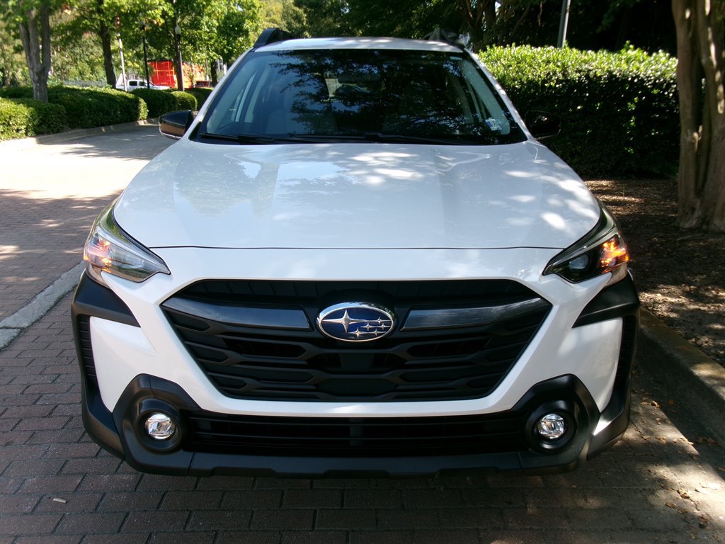 Used 2023 Subaru Outback Premium AWD/4WD image 2
