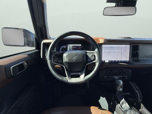 Used 2024 Ford Bronco Outer Banks image 13