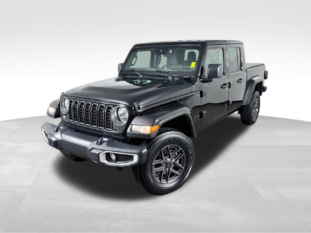 Used 2025 Jeep Gladiator Sport AWD/4WD image 1