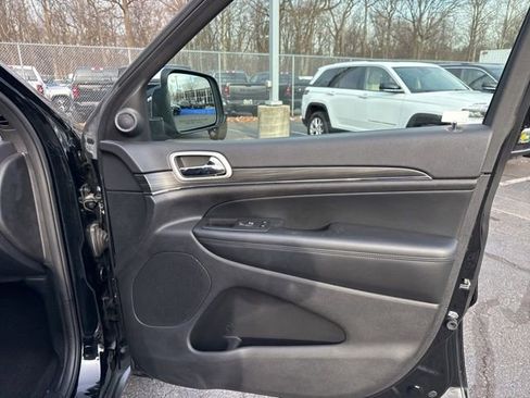 Used 2021 Jeep Grand Cherokee Limited image 33