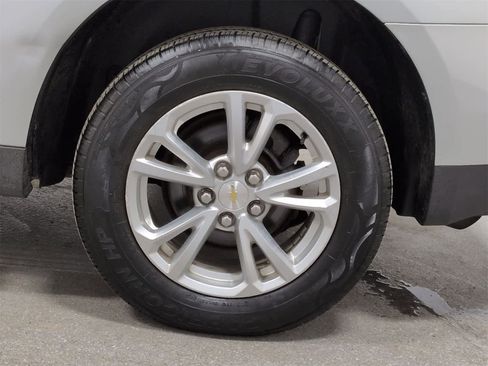 Used 2017 Chevrolet Equinox LT image 14