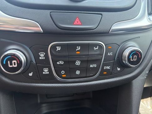 Used 2021 Chevrolet Equinox LT FWD image 17