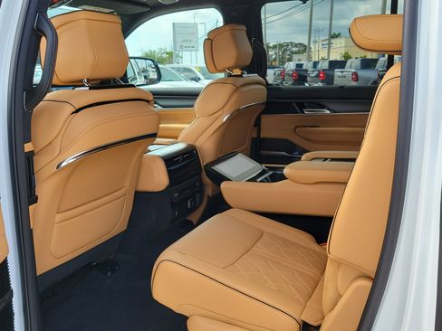 New 2026 Jeep Grand Wagoneer Summit AWD/4WD image 12