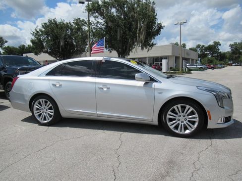 Used 2019 Cadillac XTS Luxury FWD image 2