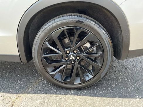 Used 2025 Mitsubishi Outlander 4WD Plug-In Hybrid image 20