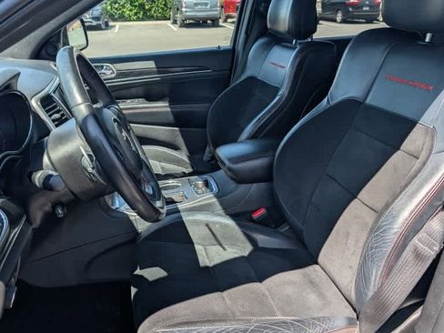 Used 2017 Jeep Grand Cherokee Trailhawk w/ Trailhawk Luxury Group AWD/4WD image 30