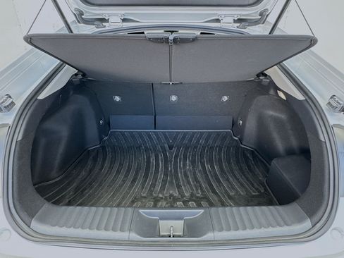 Used 2024 Toyota Prius LE FWD image 16