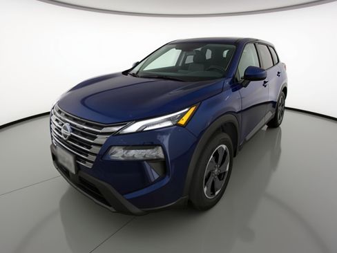 Used 2025 Nissan Rogue SV FWD image 3