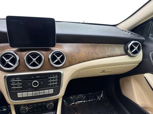 Used 2018 Mercedes-Benz GLA 250 image 51