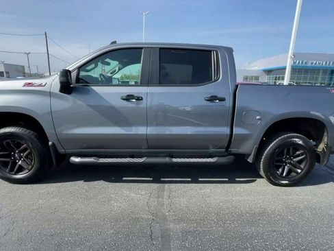 Used 2021 Chevrolet Silverado 1500 LT Trail Boss w/ Convenience Package II AWD/4WD image 5