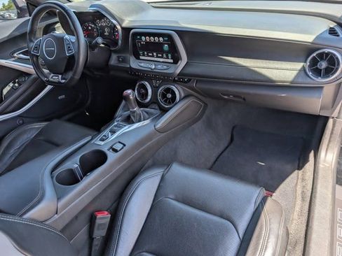 Used 2018 Chevrolet Camaro SS RWD image 7
