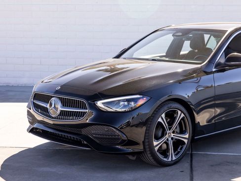 Used 2025 Mercedes-Benz C 300 Sedan image 3