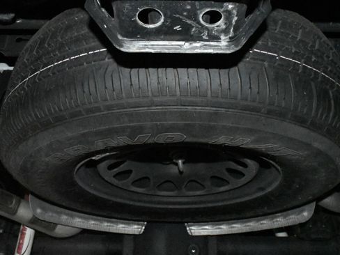 Used 2021 Chevrolet Silverado 1500 LT Trail Boss w/ Convenience Package II image 96