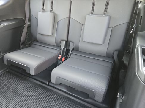 Used 2025 Lexus GX 550 w/ Accessory Package (2T) image 40