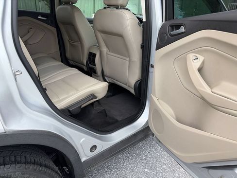 Used 2019 Ford Escape Titanium AWD/4WD image 13