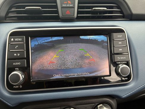 Used 2025 Nissan Versa SV FWD image 18