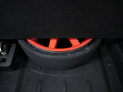 Certified 2023 Porsche Macan image 32