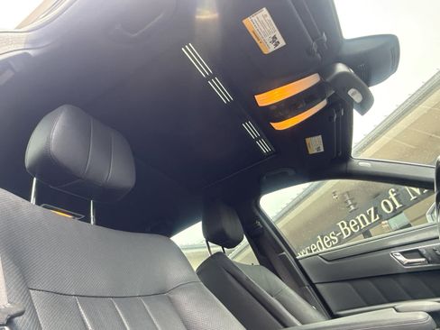 Used 2010 Mercedes-Benz E 550 Sedan image 27
