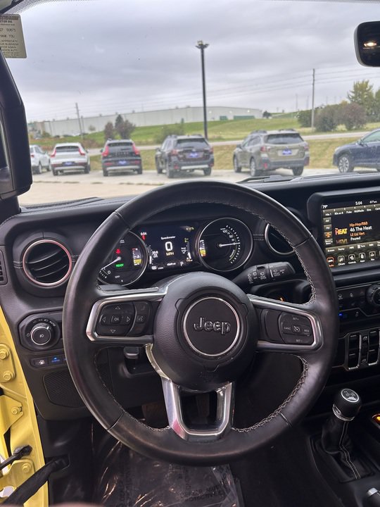 Used 2023 Jeep Wrangler Unlimited Sahara w/ Cold Weather Group AWD/4WD image 11