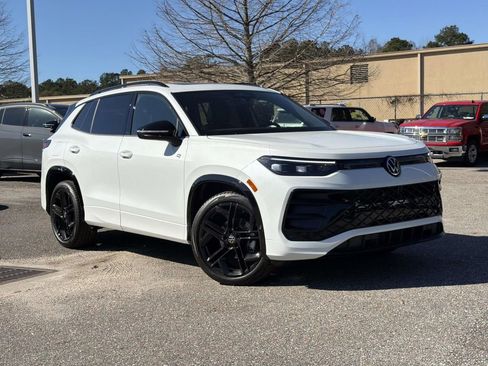 New 2026 Volkswagen Tiguan SE R-Line FWD image 26