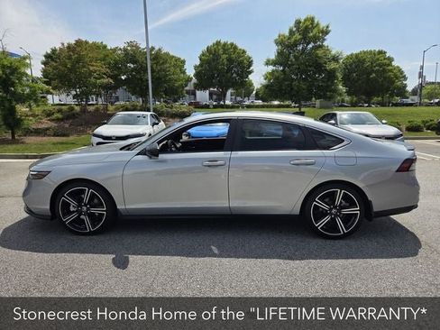 Used 2025 Honda Accord Sport image 2