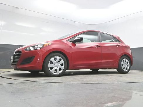 Used 2016 Hyundai Elantra GT FWD image 26