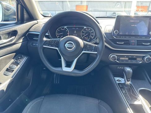 Used 2022 Nissan Altima 2.5 SV image 13