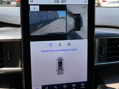 Used 2022 Ford Explorer Platinum w/ Equipment Group 601A AWD/4WD image 39