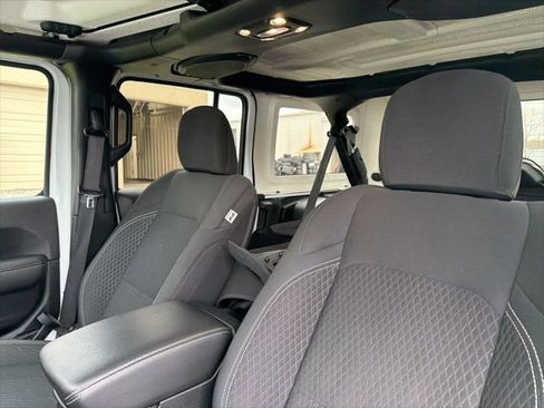 Used 2021 Jeep Wrangler Unlimited Sahara image 20