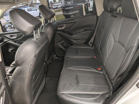Used 2019 Subaru Forester Limited image 12