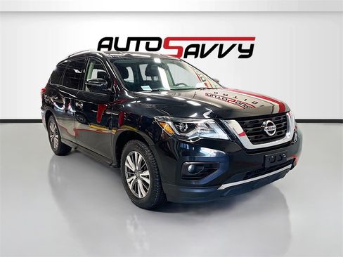 Used 2019 Nissan Pathfinder SL image 1