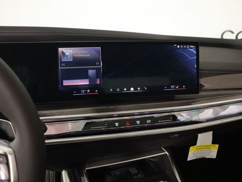 New 2026 BMW 740i RWD image 5