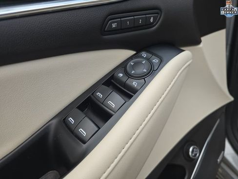 Used 2023 Buick Enclave Avenir w/ Avenir Technology Package image 11