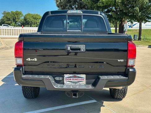 Used 2023 Toyota Tacoma SR AWD/4WD image 4