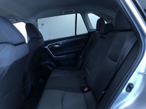 Used 2025 Toyota RAV4 XLE AWD/4WD image 21