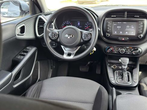 Used 2020 Kia Soul LX FWD image 26