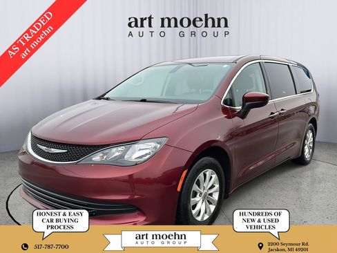 Used 2017 Chrysler Pacifica Touring w/ Tire & Wheel Group image 1