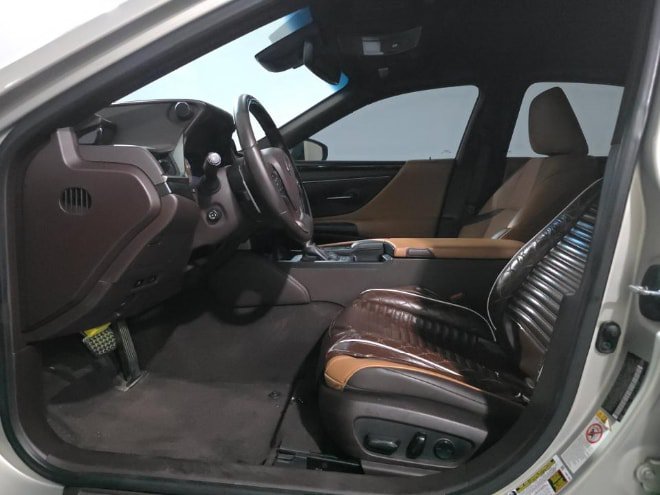 Used 2019 Lexus ES 350 w/ Premium Package FWD image 7