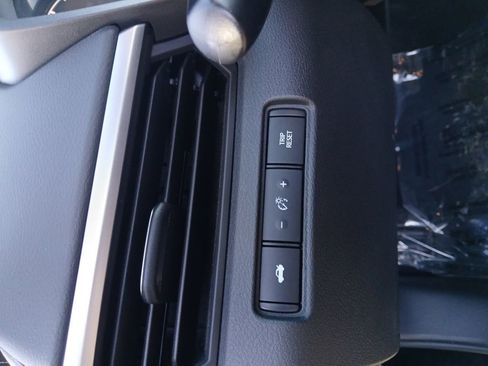 Used 2025 Nissan Altima 2.5 S FWD image 25