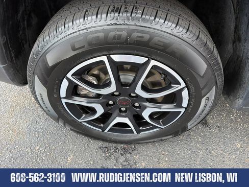 Used 2025 Jeep Compass Trailhawk AWD/4WD image 25