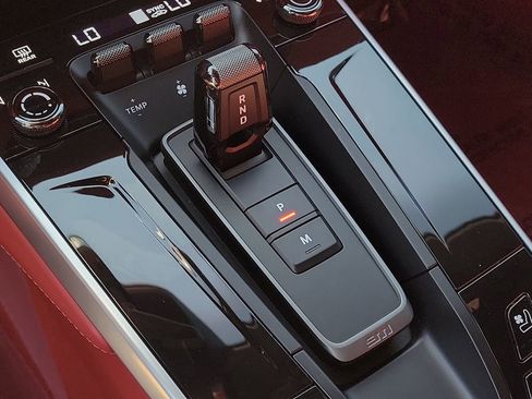 Certified 2025 Porsche 911 Carrera RWD image 34