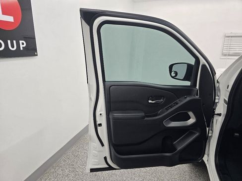 Used 2022 Nissan Frontier SV RWD image 27