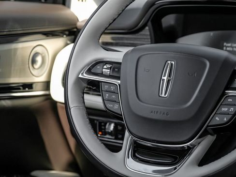 Used 2022 Lincoln Nautilus Black Label AWD/4WD image 19