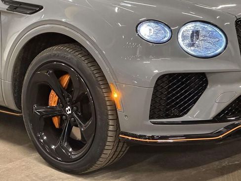 Used 2025 Bentley Bentayga S Black Edition image 13