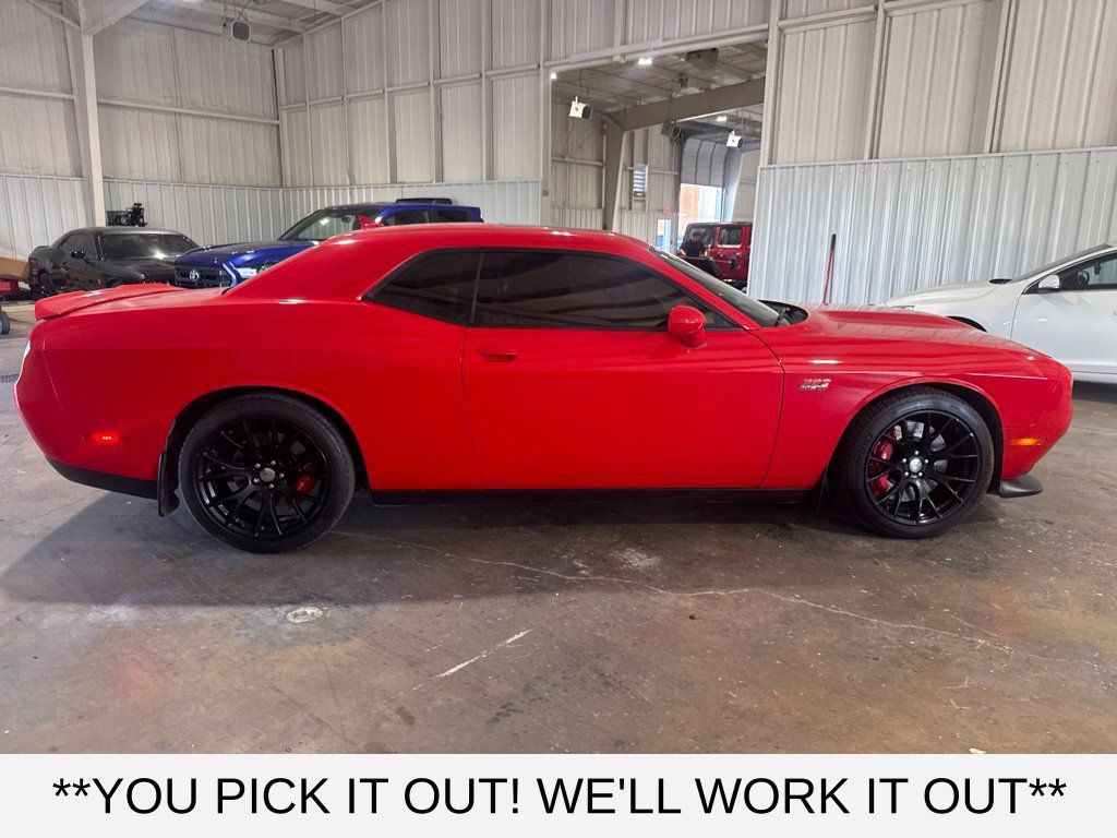 Used 2015 Dodge Challenger SRT w/ Technology Group RWD image 3