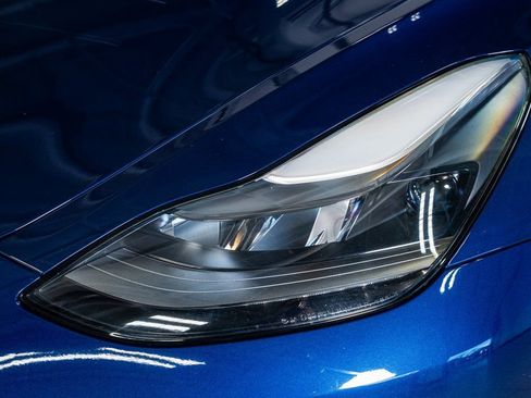 Used 2023 Tesla Model 3 Standard Range image 13