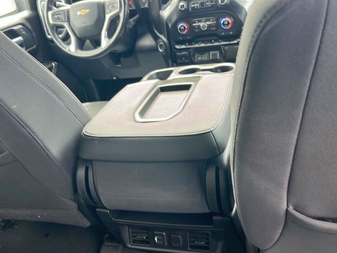 Used 2021 Chevrolet Silverado 1500 LT AWD/4WD image 28