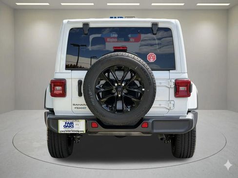 Certified 2025 Jeep Wrangler Unlimited Sahara AWD/4WD image 9
