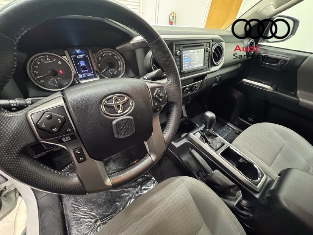 Used 2017 Toyota Tacoma SR5 w/ Tow Package RWD image 27