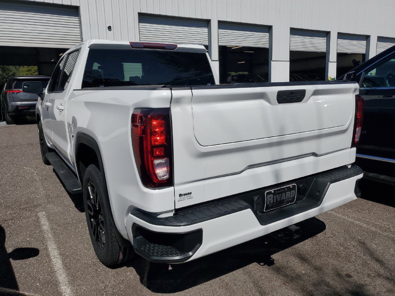 Used 2022 GMC Sierra 1500 Elevation w/ LPO, Elevation Black Package AWD/4WD image 3